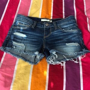 Daytrip refine destructed shorts.